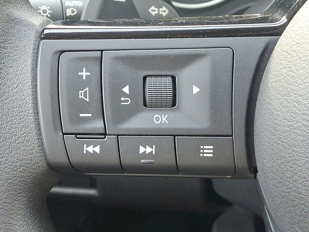 Thumbnail: 2023 Nissan Rogue - 21