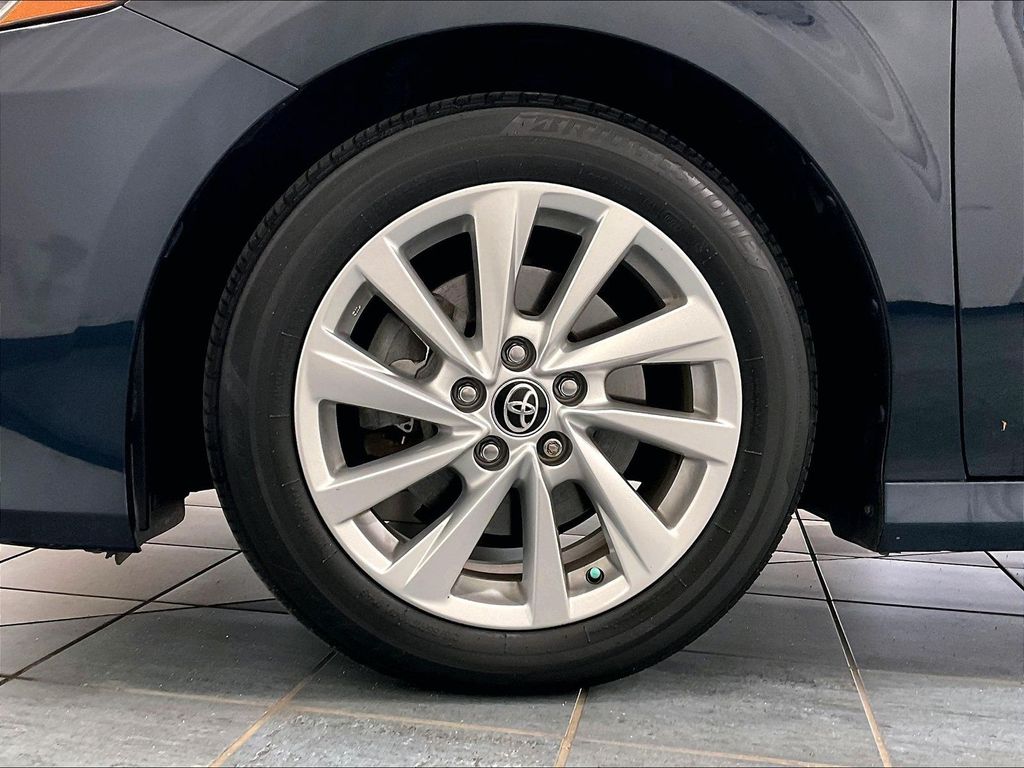 2021 Toyota Camry — photo 7