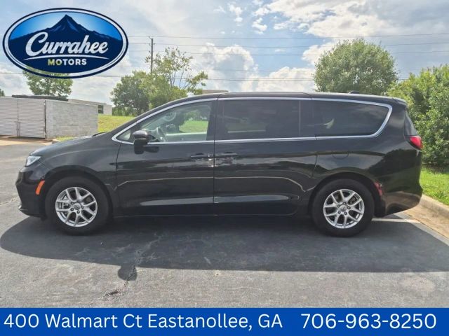 Diamond Black Crystal Pearlcoat 2024 Chrysler Pacifica Minivan Front-Wheel Drive 9-Speed Automatic