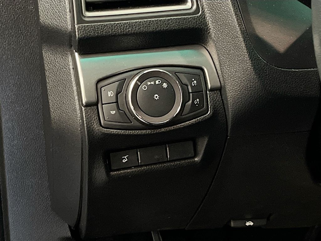 Used 2019 Black Ford XLT image 10