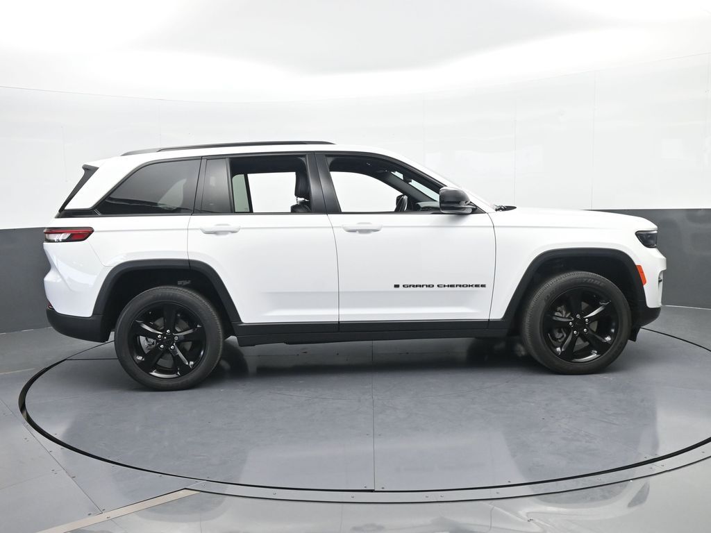 Used 2023 Bright White Clearcoat Jeep Altitude image 7