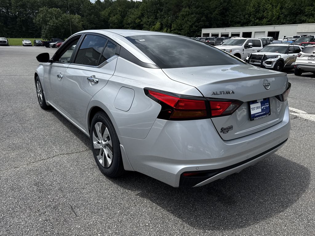 Used 2024 Nissan Altima Sedan