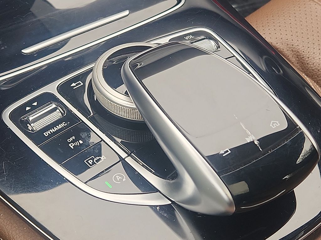 Thumbnail: 2017 Mercedes-Benz E-Class - 23