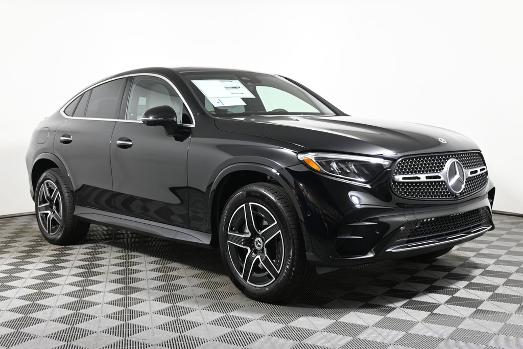 2025 Mercedes-Benz GLC 300 8
