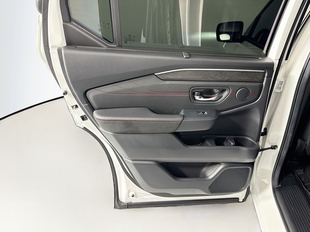 Thumbnail: 2026 Honda Pilot - 26