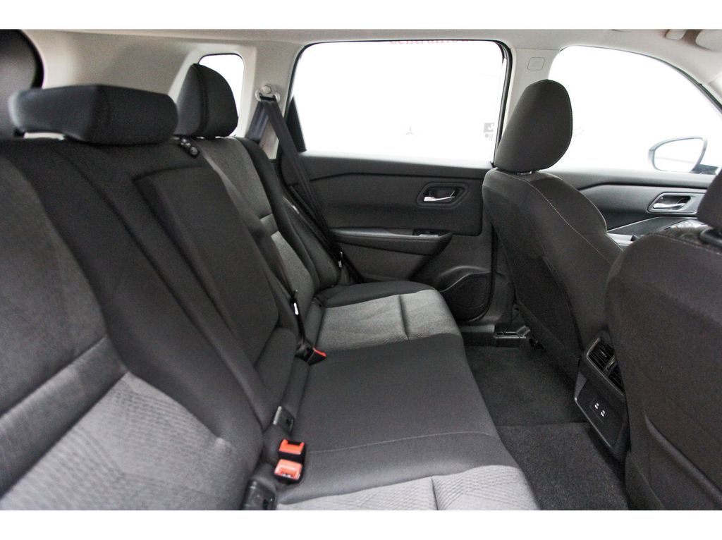 2026 Nissan Rogue SV - 9