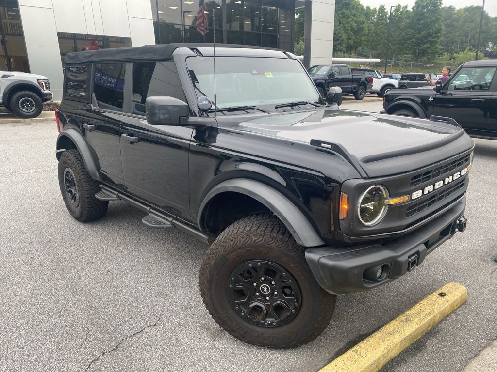 2022 Ford Bronco Black Diamond 3