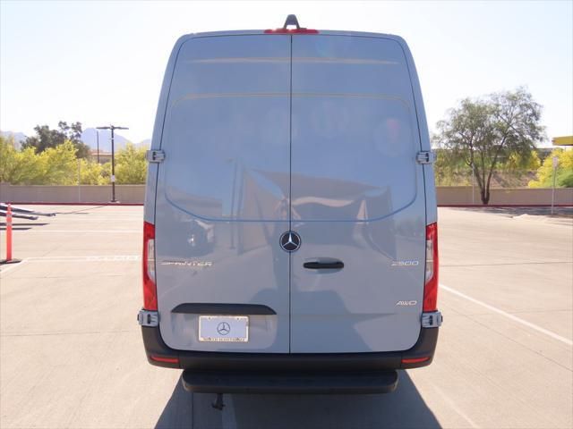 Thumbnail: 2025 Mercedes-Benz Sprinter - 6