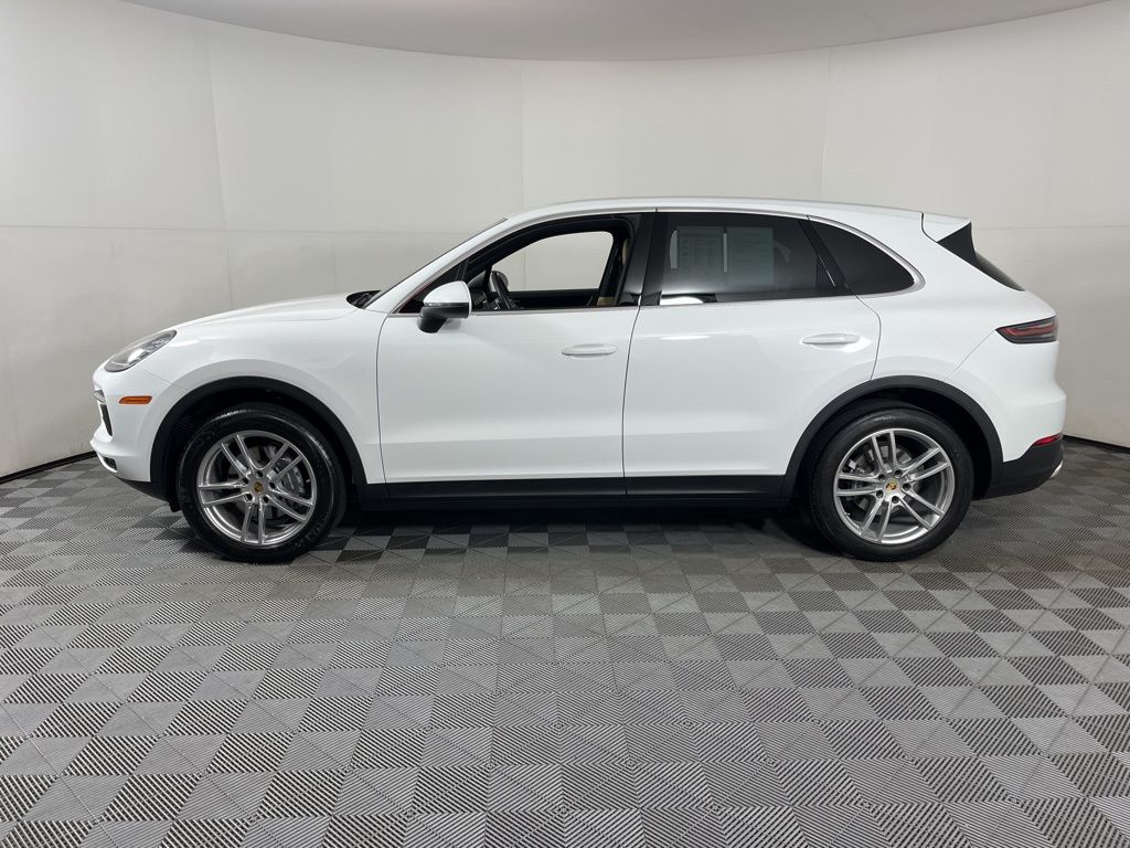 Thumbnail: 2019 Porsche Cayenne - 2