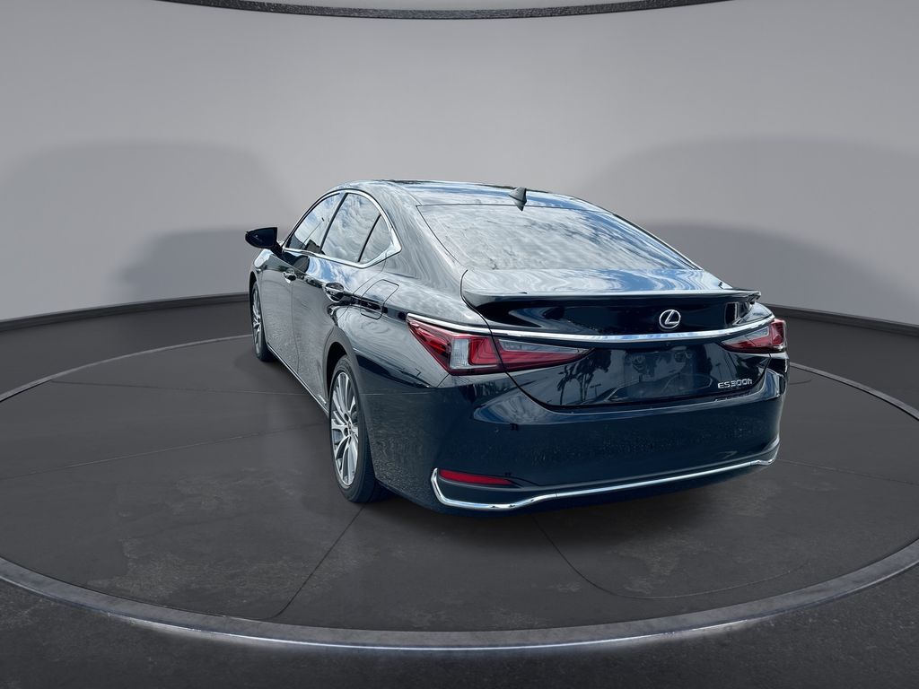 Thumbnail: 2021 Lexus ES - 7