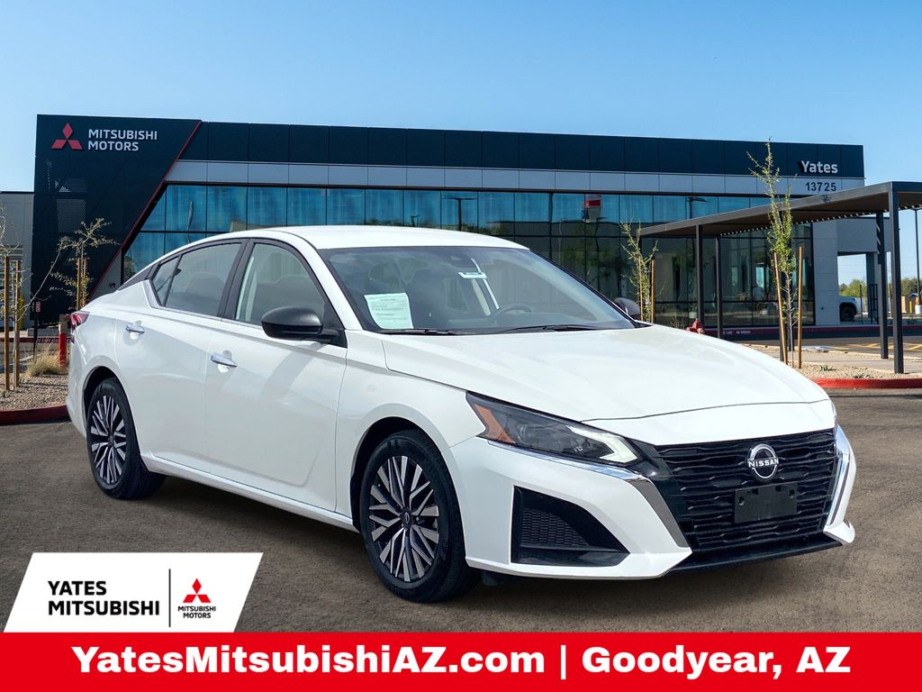 Glacier White 2025 Nissan Altima 2.5 SV FWD Sedan Front-Wheel Drive Continuously Variable Transmission