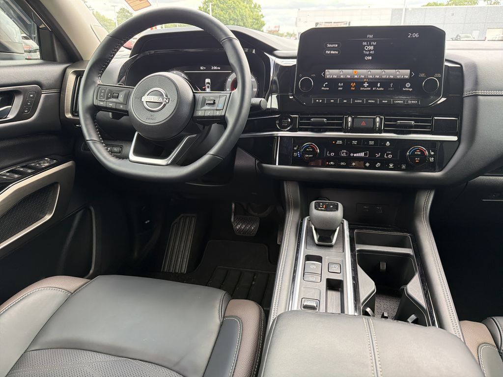 Used 2025 Nissan Pathfinder SUV
