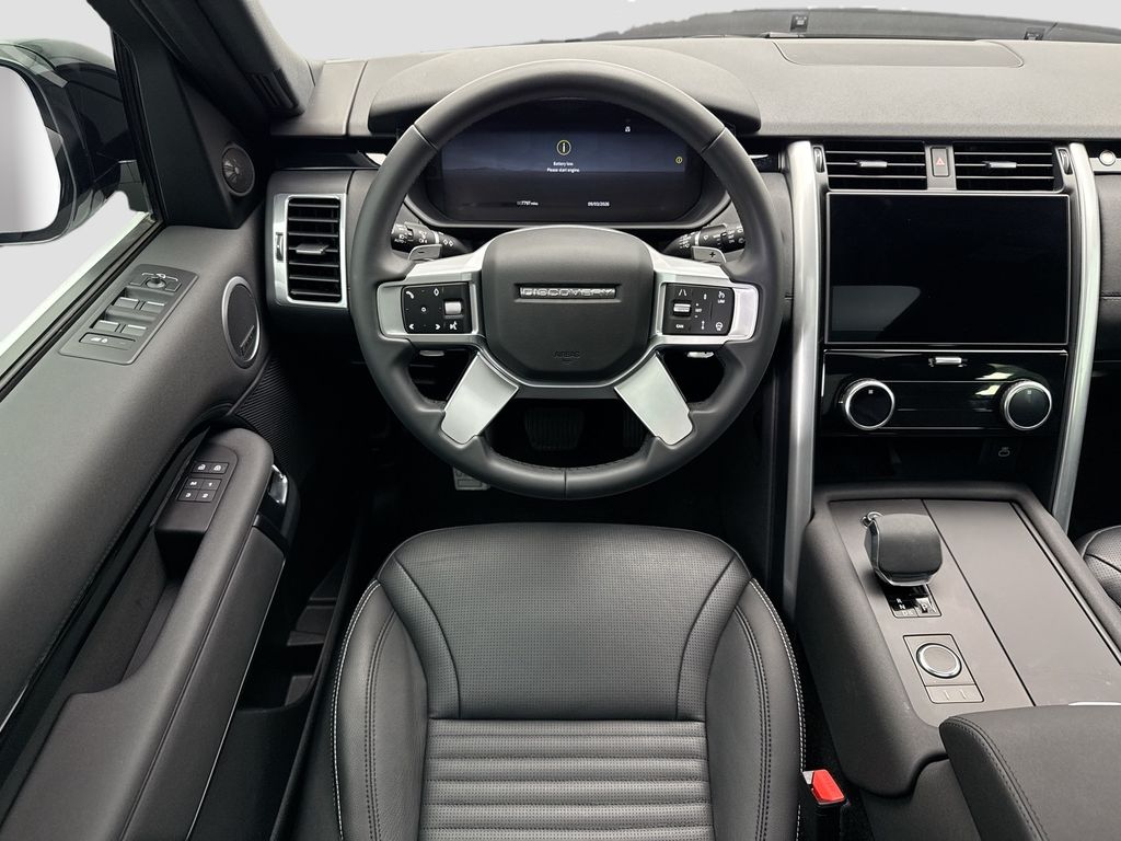 Thumbnail: 2025 Land Rover Discovery - 10