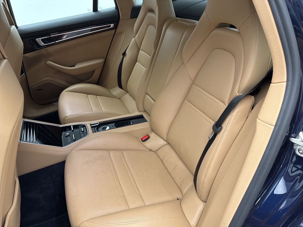 Thumbnail: 2018 Porsche Panamera - 10
