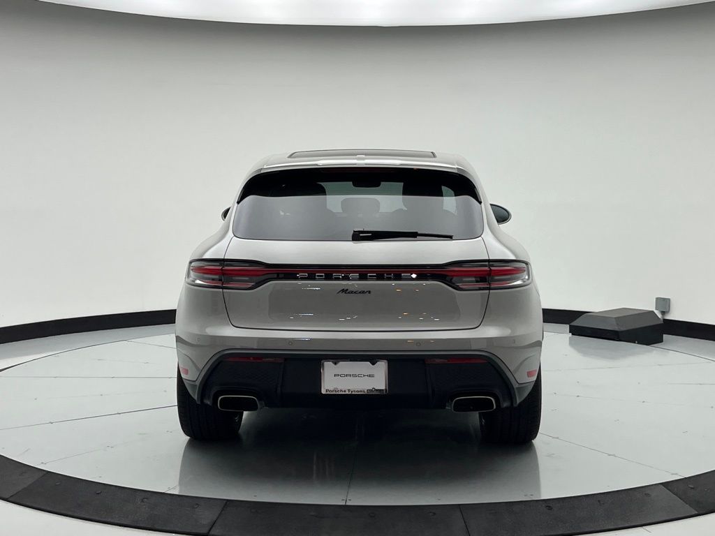 Thumbnail: 2025 Porsche Macan - 8