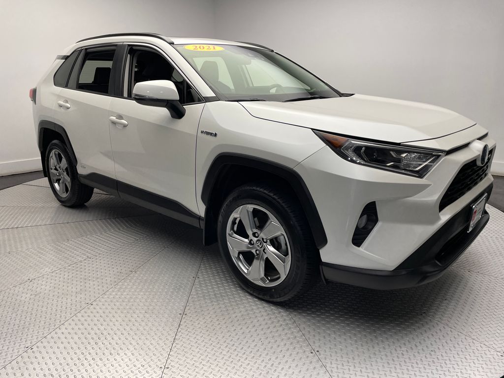 2021 Toyota RAV4 XLE Premium 3