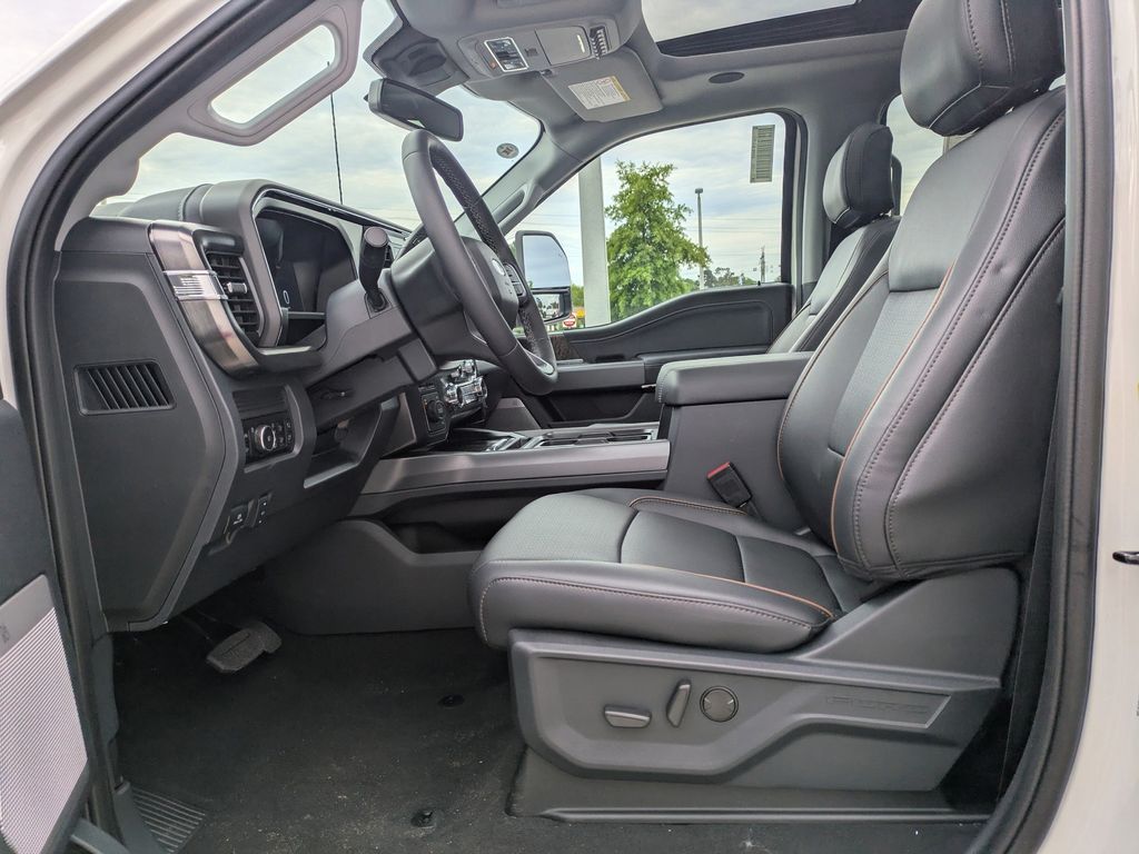 2026 Ford F-350 Super Duty LARIAT