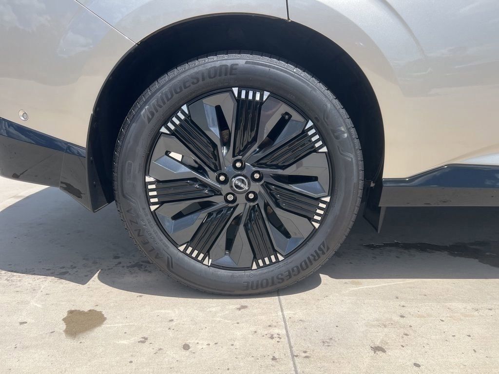 2025 Champagne Silver Metallic Nissan Murano Platinum AWD SUV