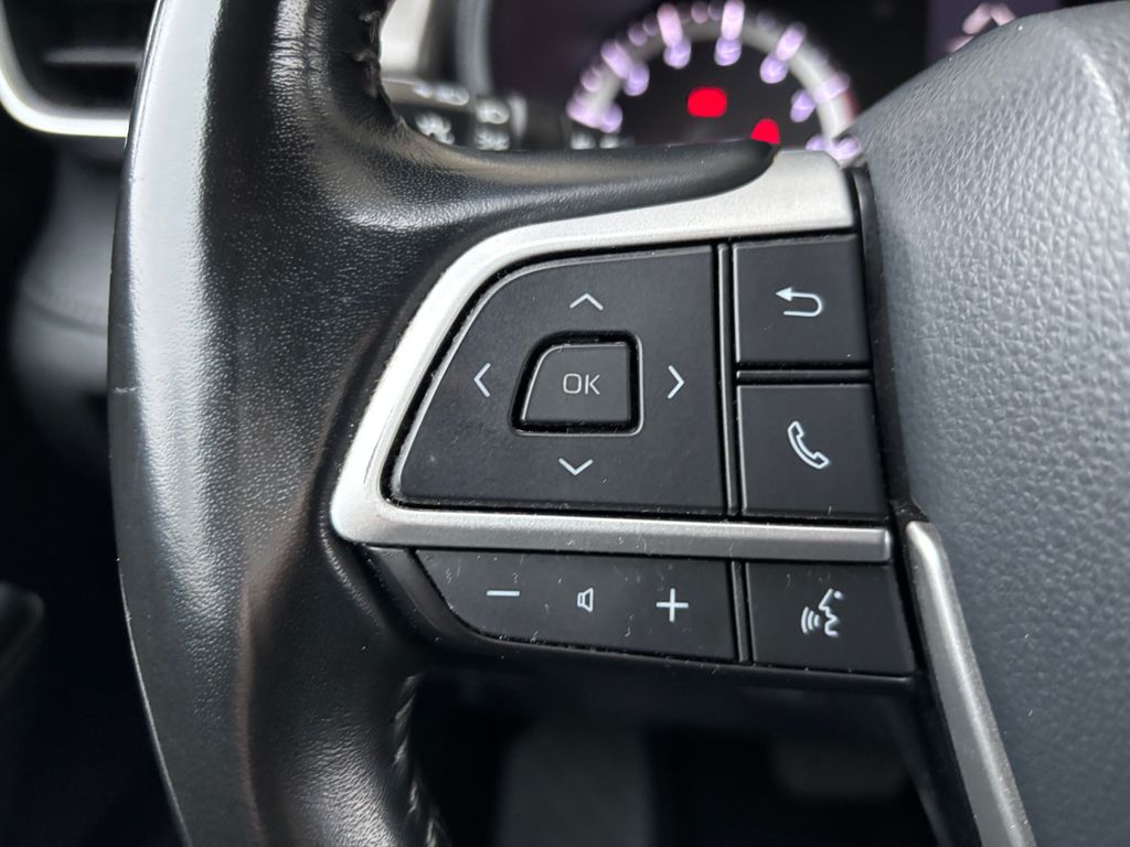 Thumbnail: 2022 Toyota Highlander - 11