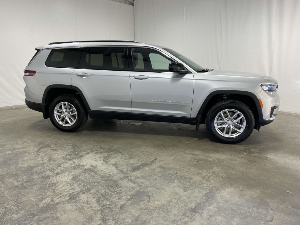 New 2025 Jeep Grand Cherokee L Laredo New 2025 Jeep Grand Cherokee L Laredo