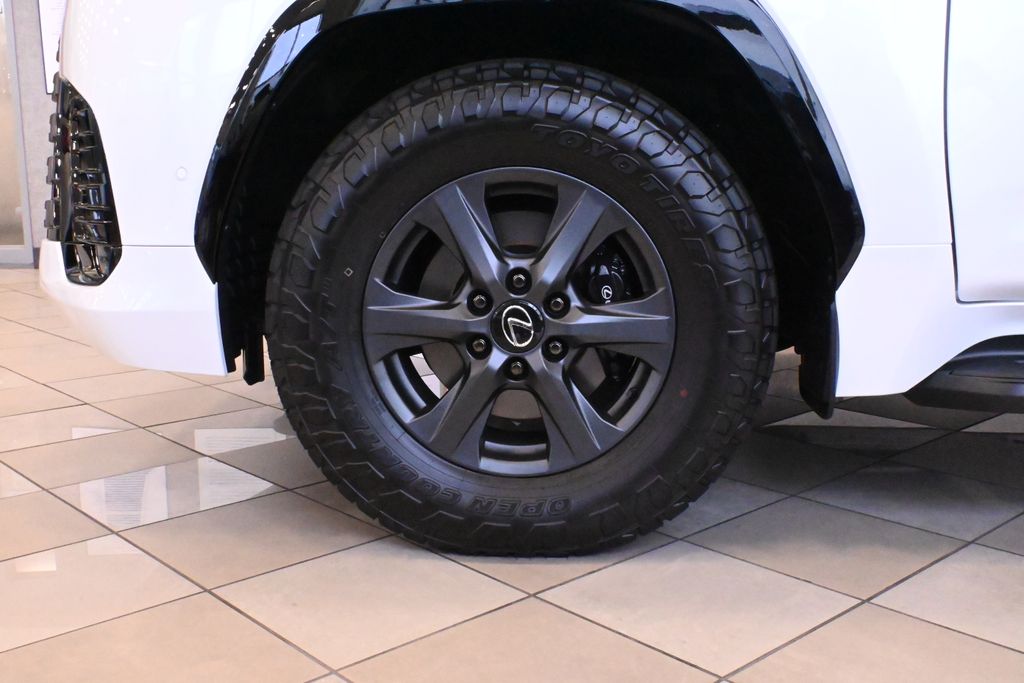 Thumbnail: 2025 Lexus LX - 10