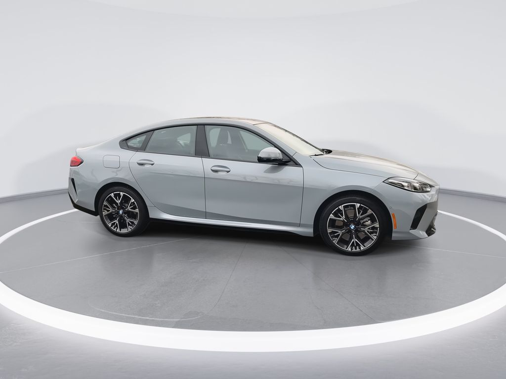 Thumbnail: 2025 BMW 2 Series - 9