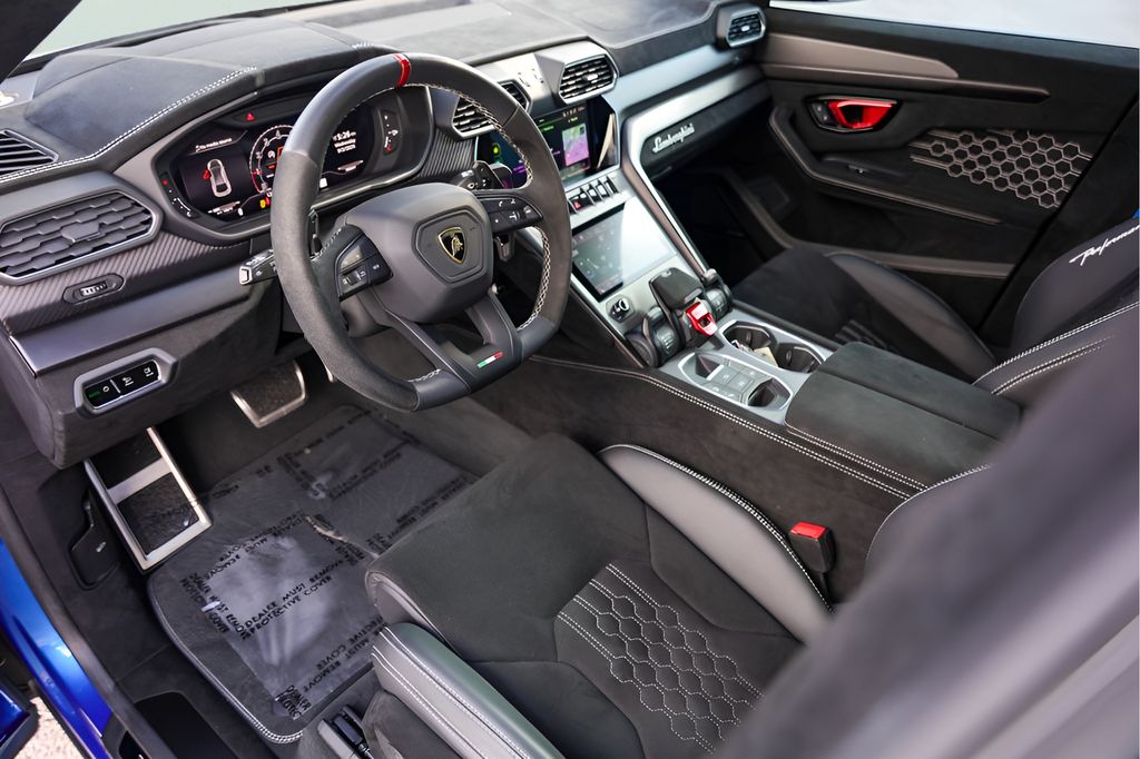 Used 2024 Blue Lamborghini Performante image 15