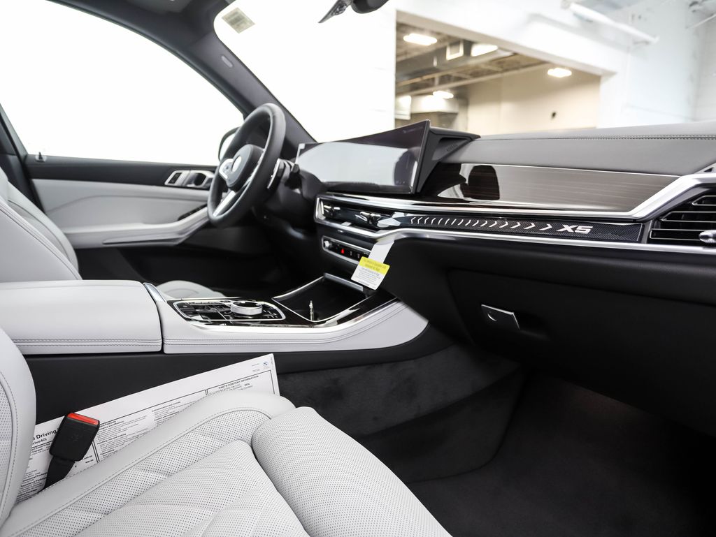 Thumbnail: 2026 BMW X5 - 30