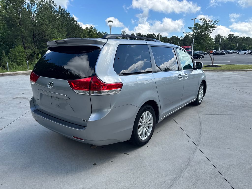 Used 2013 Silver Toyota XLE image 7