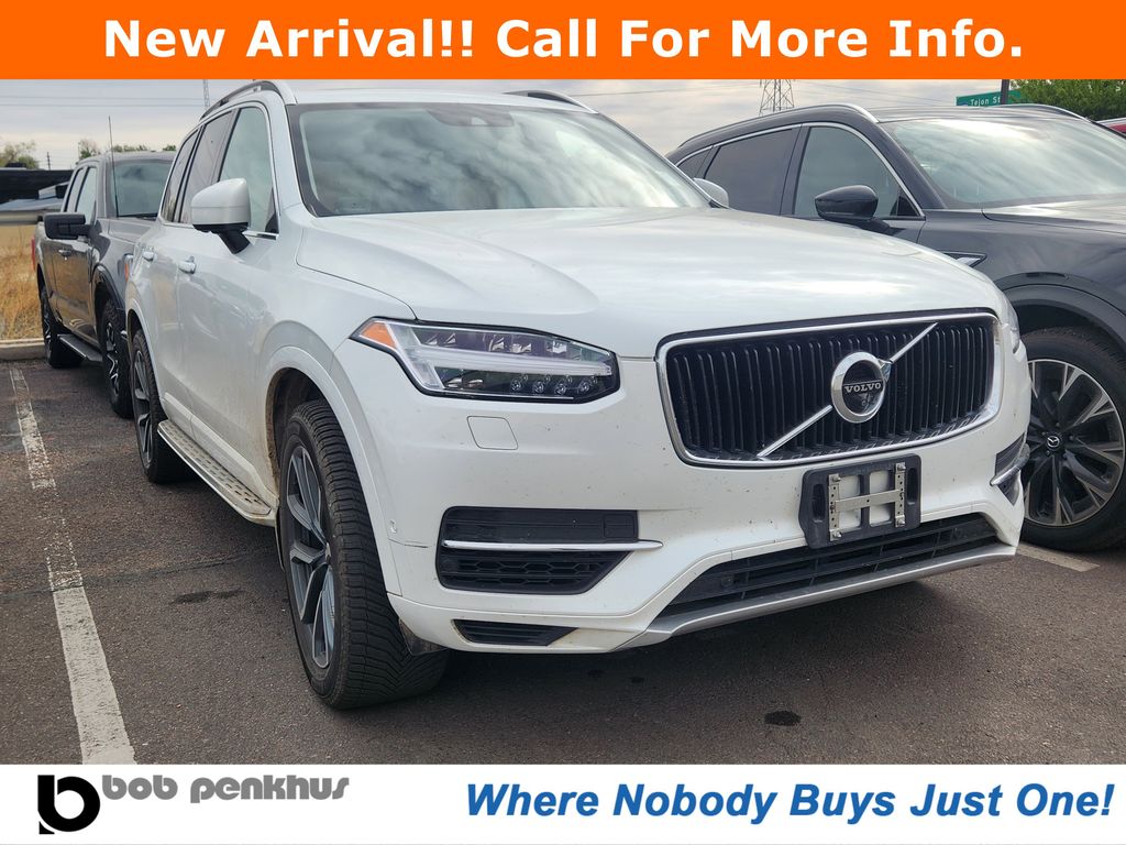 2016 Volvo XC90 Hybrid T8 Momentum