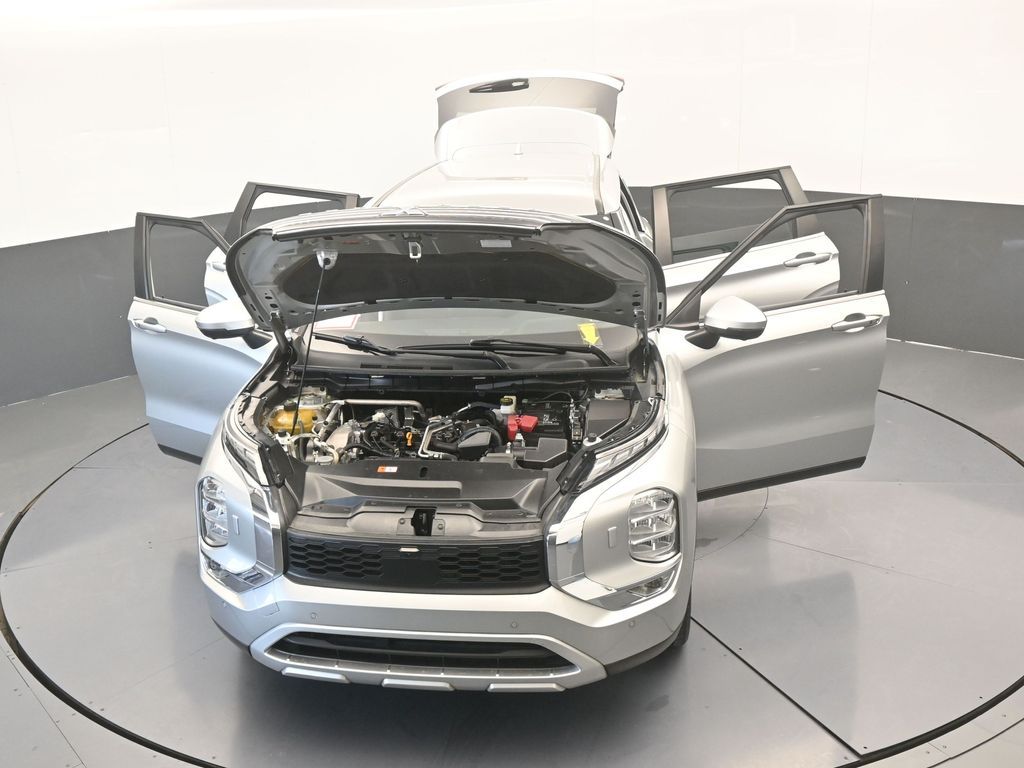 Used 2022 Alloy Silver Metallic Mitsubishi SE image 82