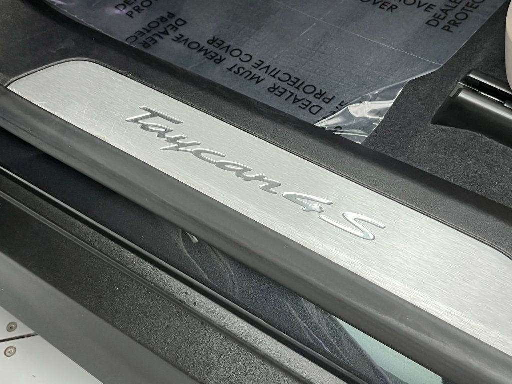 Thumbnail: 2022 Porsche Taycan - 29