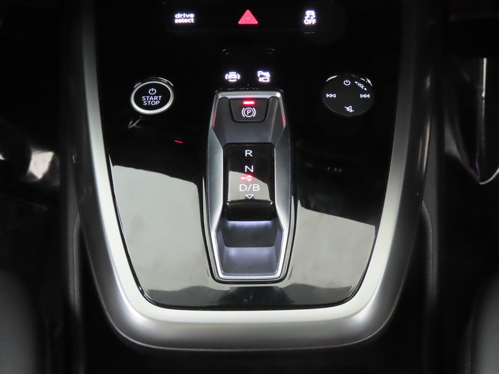 Thumbnail: 2023 Audi Q4 e-tron - 19