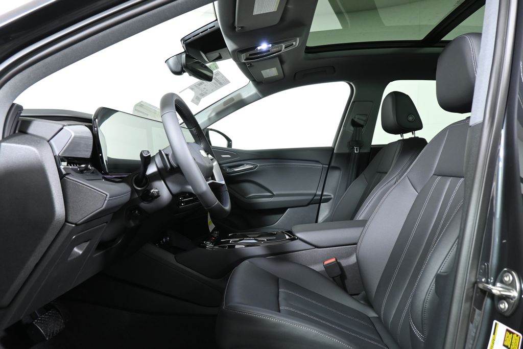 2025 Audi e-tron Premium 3