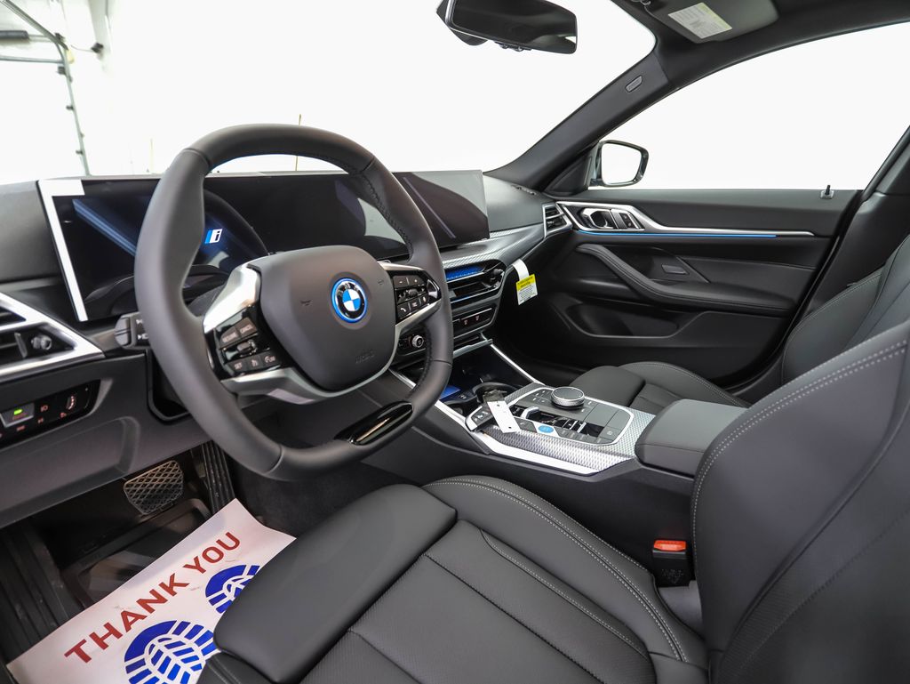 Thumbnail: 2026 BMW i4 - 10