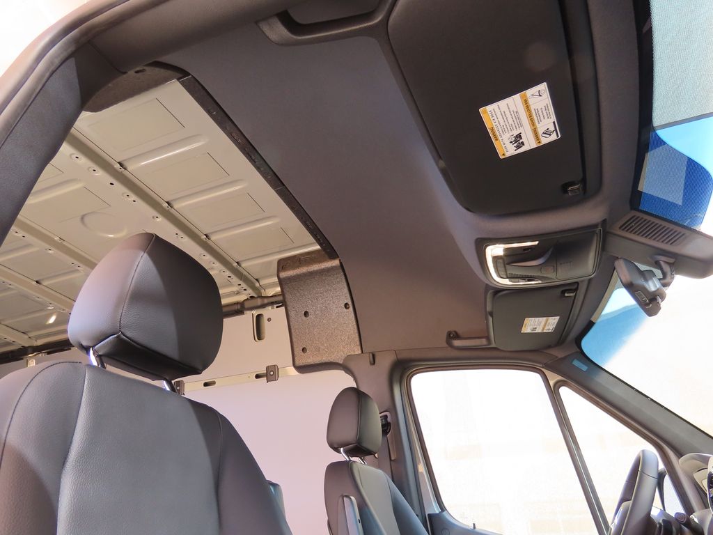 2025 Mercedes-Benz Sprinter 2500 18