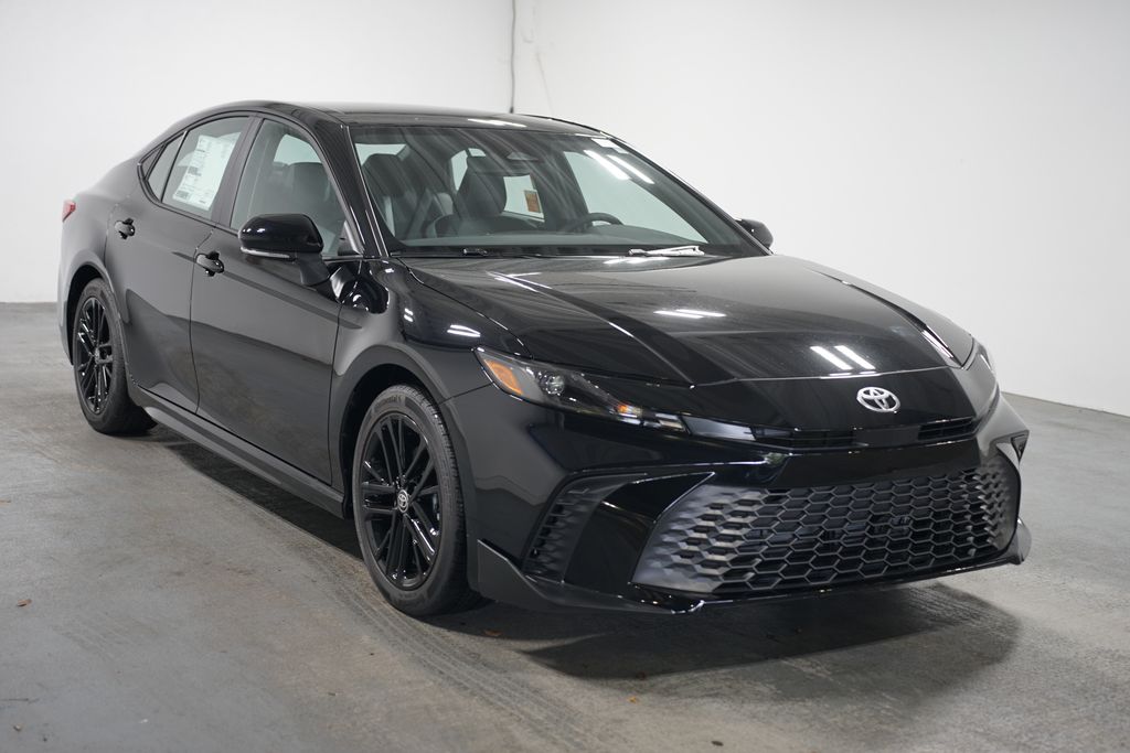 2025 Toyota Camry SE 3