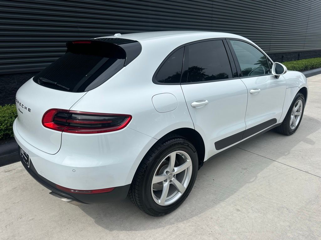 Thumbnail: 2017 Porsche Macan - 9