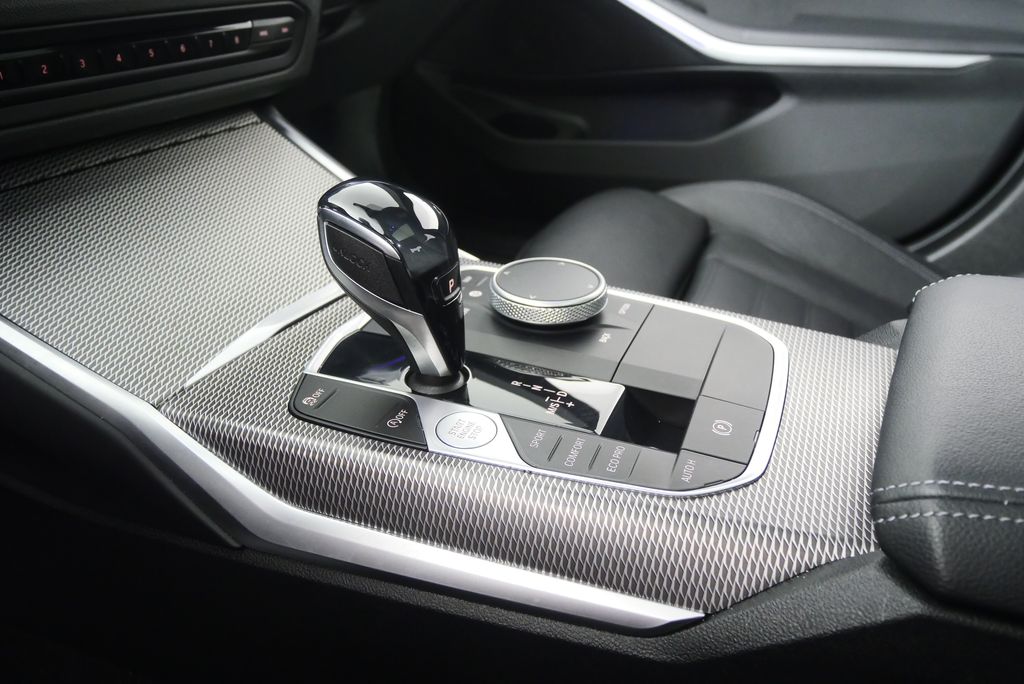 Thumbnail: 2020 BMW 3 Series - 26