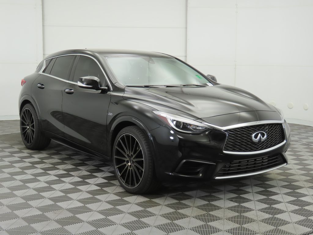 2018 INFINITI QX30 Luxury 3