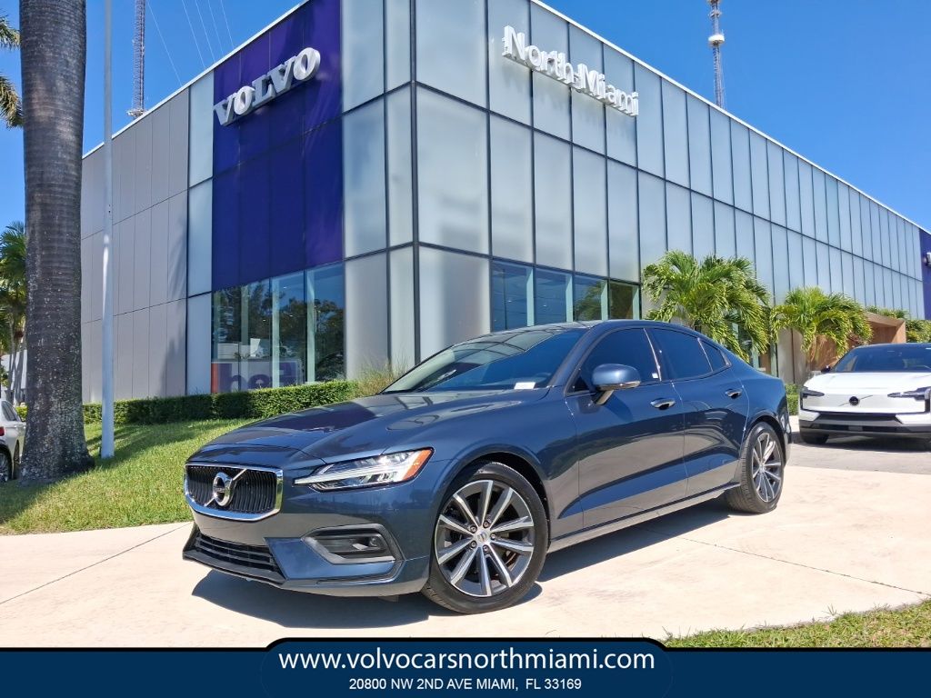 2021 Volvo S60 T5 Momentum