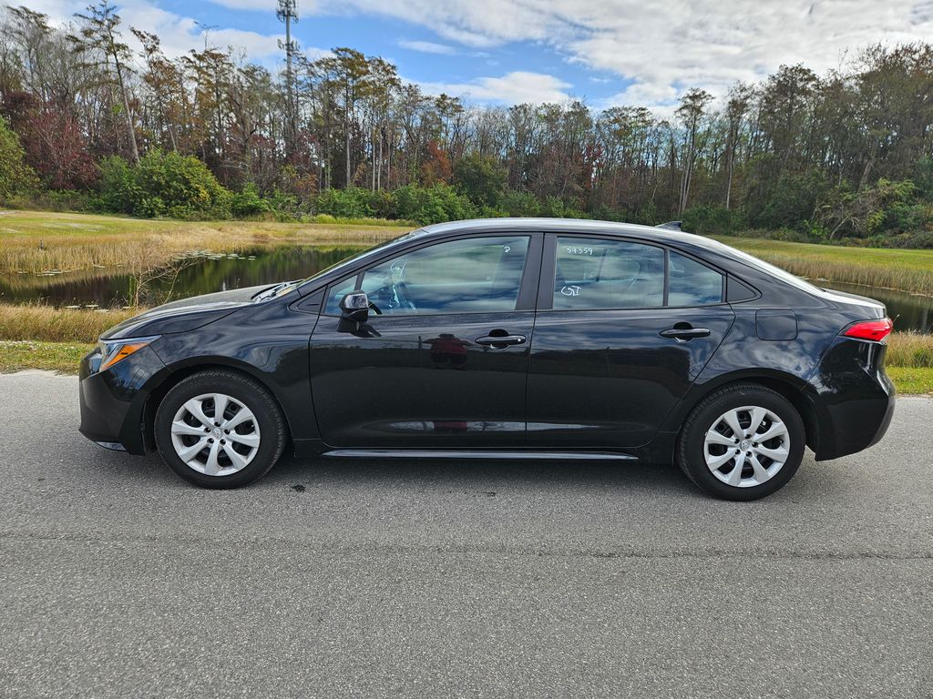 2022 Toyota Corolla LE 2