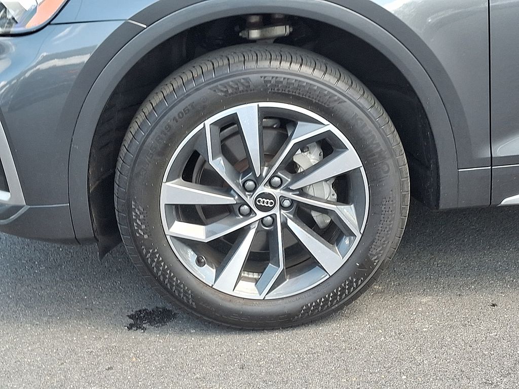 Thumbnail: 2023 Audi Q5 - 8