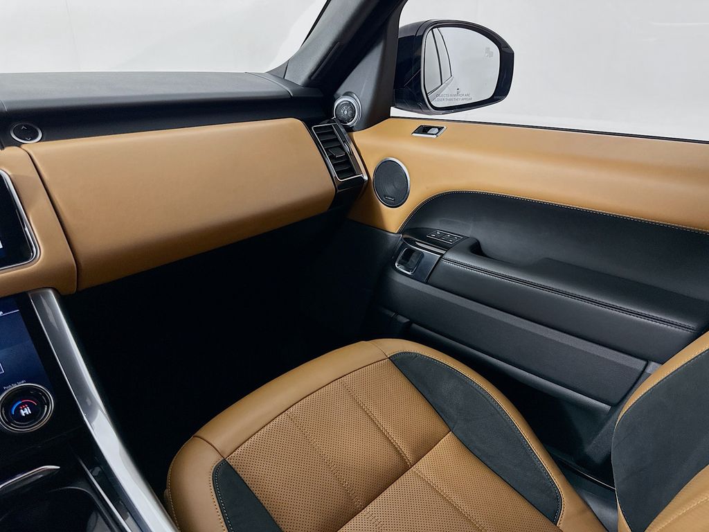 Thumbnail: 2020 Land Rover Range Rover Sport - 24