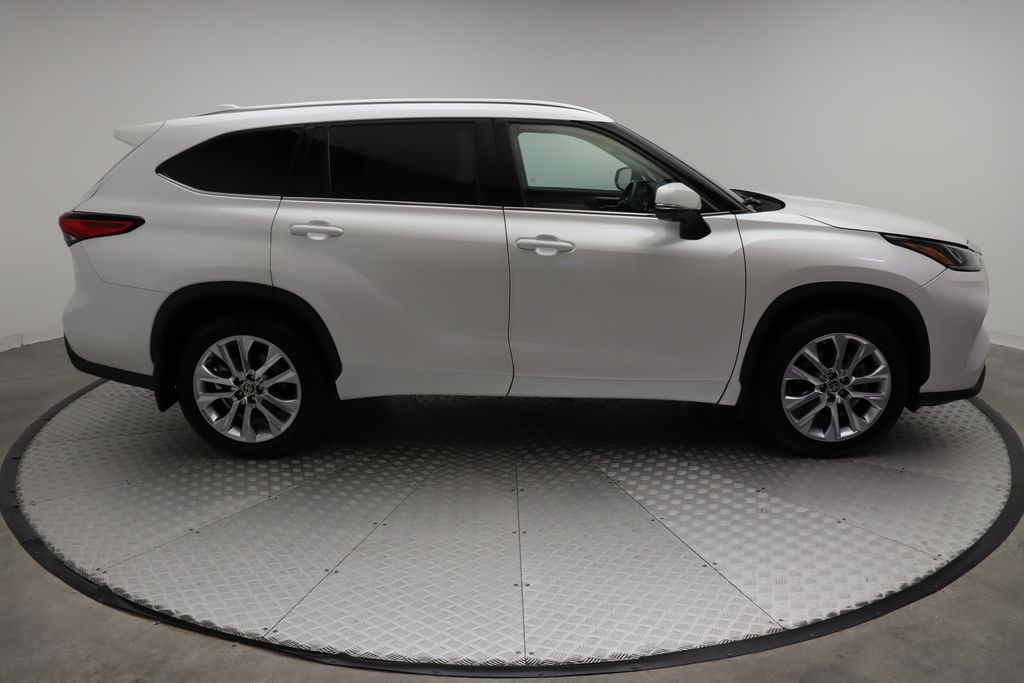 2023 Toyota Highlander Limited 7