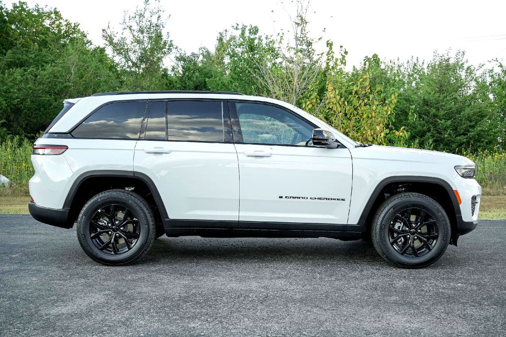 New Car 2025 Jeep Grand Cherokee  Altitude X For Sale Under $40,000 In Taylor, Texas
