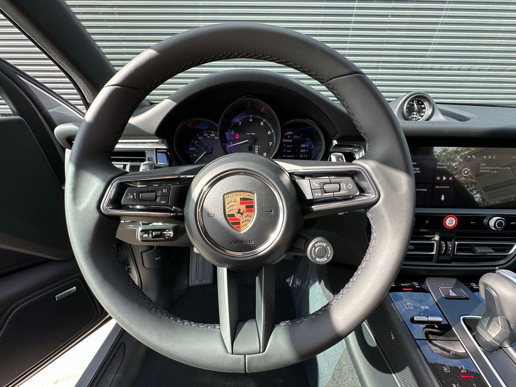 Thumbnail: 2026 Porsche Macan - 14