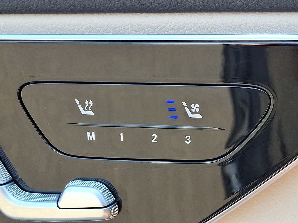 Thumbnail: 2026 Mercedes-Benz GLC - 27