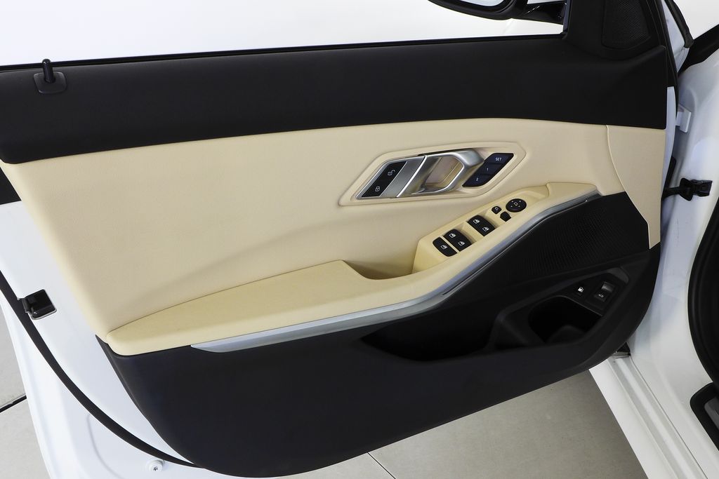 Thumbnail: 2023 BMW 3 Series - 11