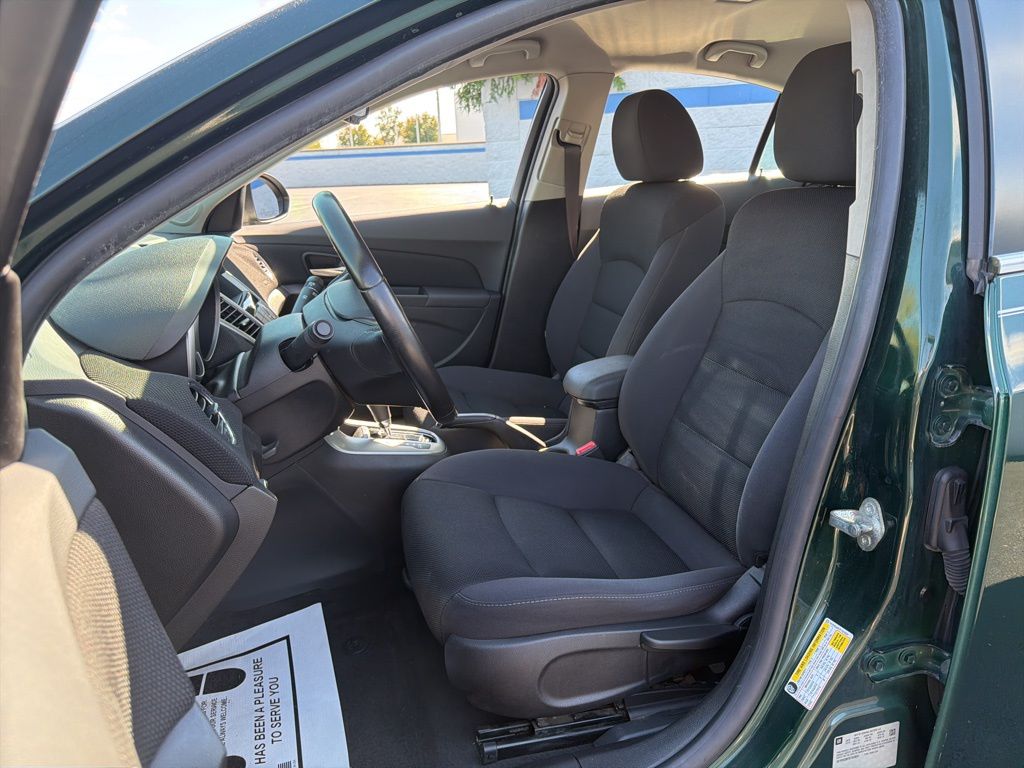 Thumbnail: 2014 Chevrolet Cruze - 17